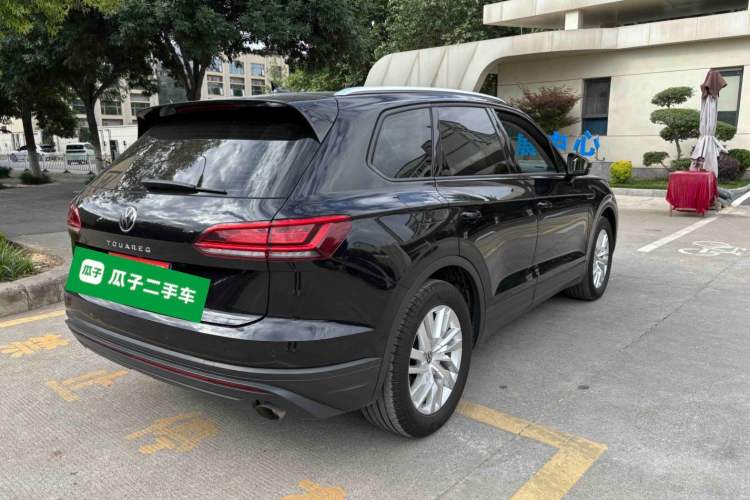 Used Volkswagen Touareg 2021 2.0 TSI Flagship Special Edition Rear Right 45 Deg