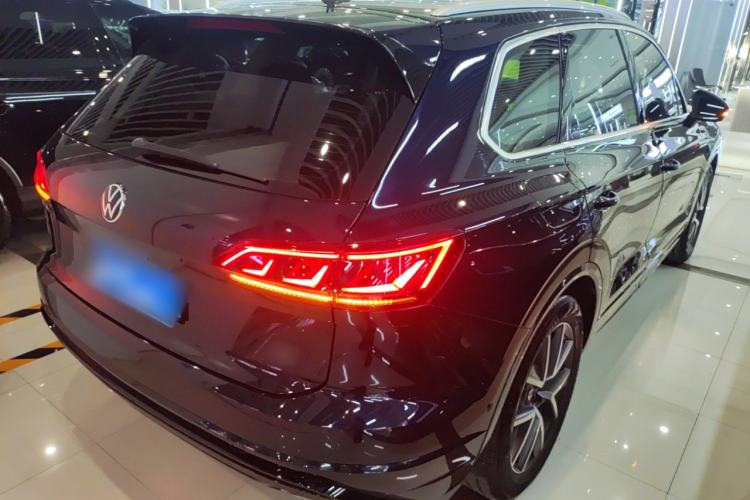 Used Volkswagen Touareg 2021 3.0 TSI Prestige Edition Classic Sport Package Rear Right 45 Deg
