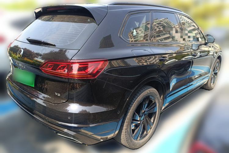 Used Volkswagen Touareg 2021 3.0 TSI Luxury Edition Black Diamond Sport Package Rear Right 45 Deg