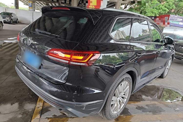 Used Volkswagen Touareg 2021 2.0 TSI Flagship Special Edition Rear Right 45 Deg