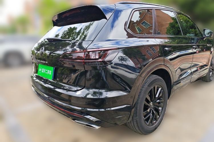 Used Volkswagen Touareg 2021 2.0 TSI RuiShang Edition Rear Right 45 Deg
