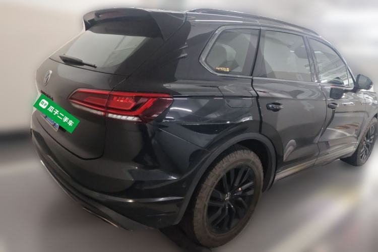 Used Volkswagen Touareg 2021 2.0 TSI Ruiyi Edition Rear Right 45 Deg