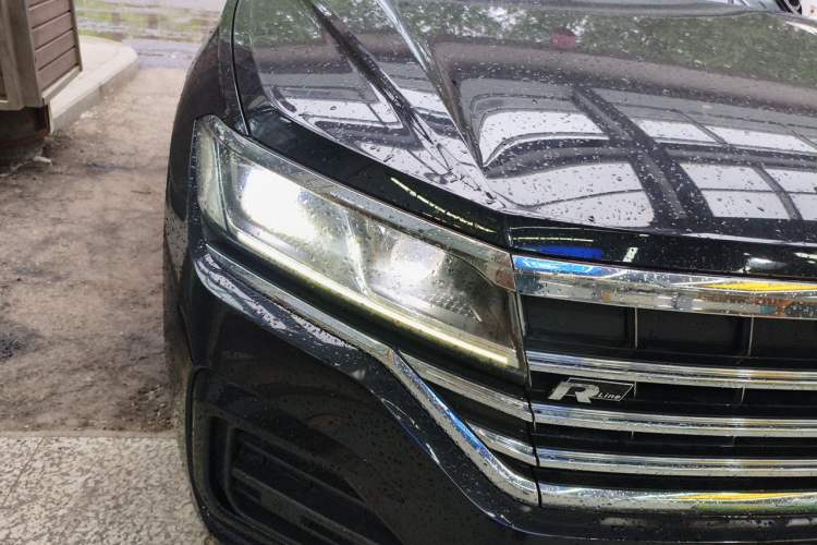 Used Volkswagen Touareg 2021 2.0 TSI RuiShang Edition Right Front Headlight