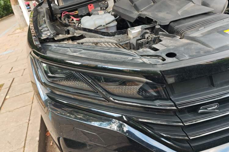 Used Volkswagen Touareg 2021 3.0 TSI Prestige Edition Classic Sport Package Right Front Headlight