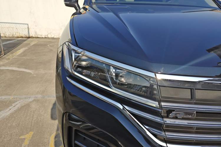 Used Volkswagen Touareg 2021 2.0 TSI RuiShang Edition Right Front Headlight