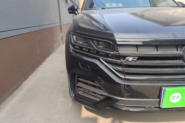 Used Volkswagen Touareg 2021 3.0 TSI Prestige Edition Right Front Headlight