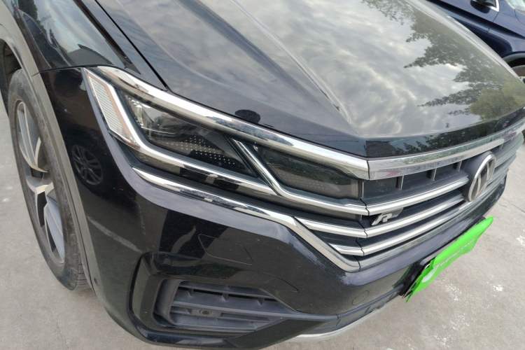 Used Volkswagen Touareg 2021 3.0 TSI Prestige Edition Classic Sport Package Right Front Headlight