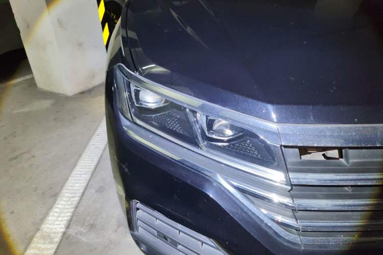 Used Volkswagen Touareg 2021 2.0 TSI Flagship Special Edition Right Front Headlight