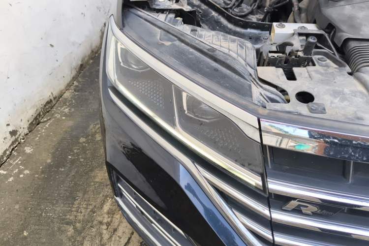 Used Volkswagen Touareg 2021 2.0 TSI Ruiyi Edition Right Front Headlight