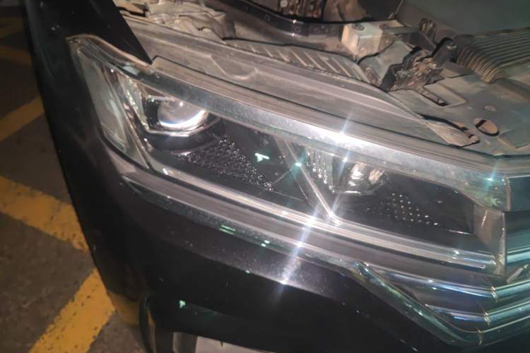 Used Volkswagen Touareg 2021 2.0 TSI RuiShang Edition Right Front Headlight