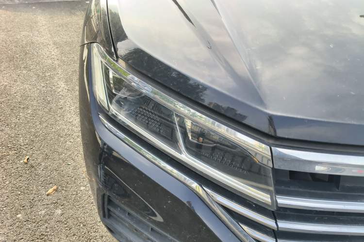Used Volkswagen Touareg 2021 2.0 TSI Flagship Special Edition Right Front Headlight