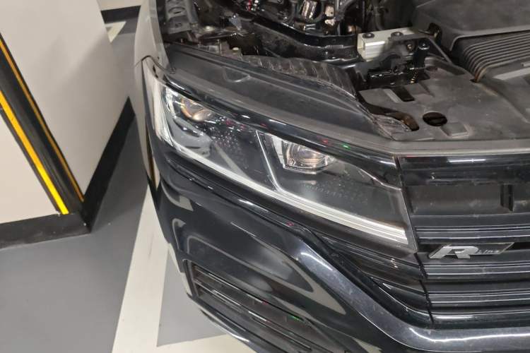 Used Volkswagen Touareg 2021 2.0 TSI Ruiyi Edition Right Front Headlight