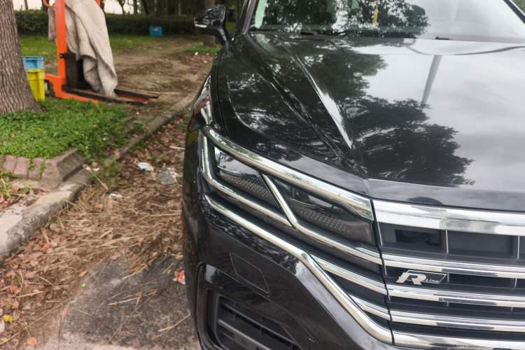Used Volkswagen Touareg 2021 3.0 TSI Prestige Edition Classic Sport Package Right Front Headlight