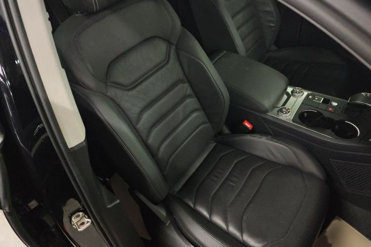 Used Volkswagen Touareg 2021 2.0 TSI Flagship Special Edition Right Front Seat