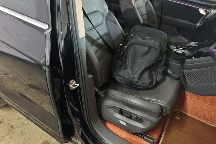 Used Volkswagen Touareg 2021 3.0 TSI Prestige Edition Classic Sport Package Right Front Seat