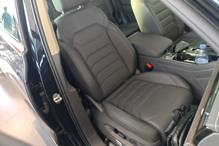Used Volkswagen Touareg 2021 2.0 TSI RuiShang Edition Right Front Seat