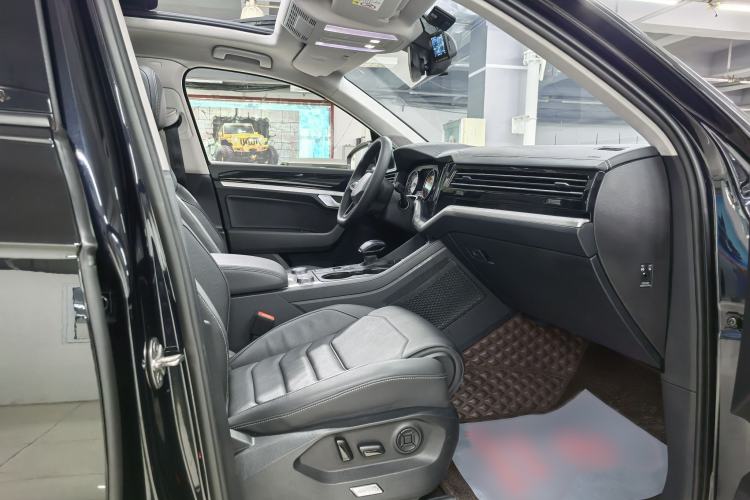 Used Volkswagen Touareg 2021 2.0 TSI Flagship Special Edition Right Front Seat