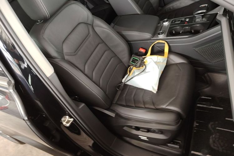 Used Volkswagen Touareg 2021 2.0 TSI Flagship Special Edition Right Front Seat
