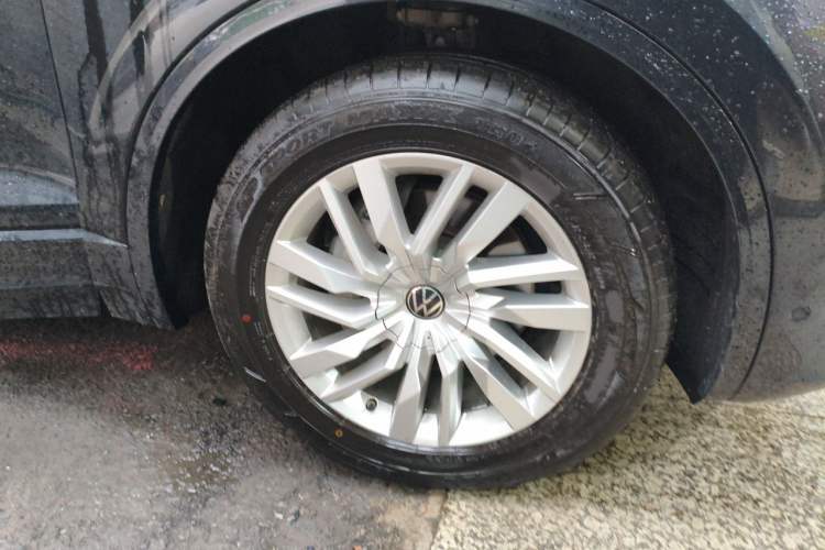 Used Volkswagen Touareg 2021 2.0 TSI RuiShang Edition Right Front Wheel Hub