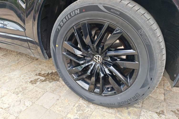 Used Volkswagen Touareg 2021 2.0 TSI RuiShang Edition Right Front Wheel Hub