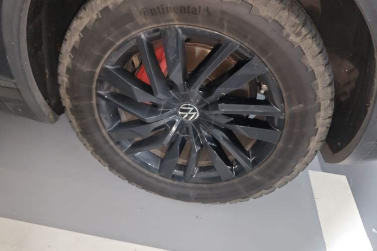 Used Volkswagen Touareg 2021 2.0 TSI Ruiyi Edition Right Front Wheel Hub