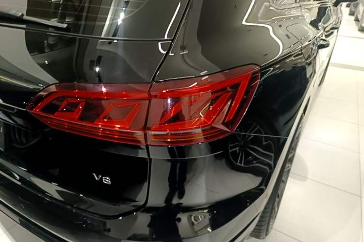 Used Volkswagen Touareg 2021 3.0 TSI Prestige Edition Classic Sport Package Right Rear Taillight