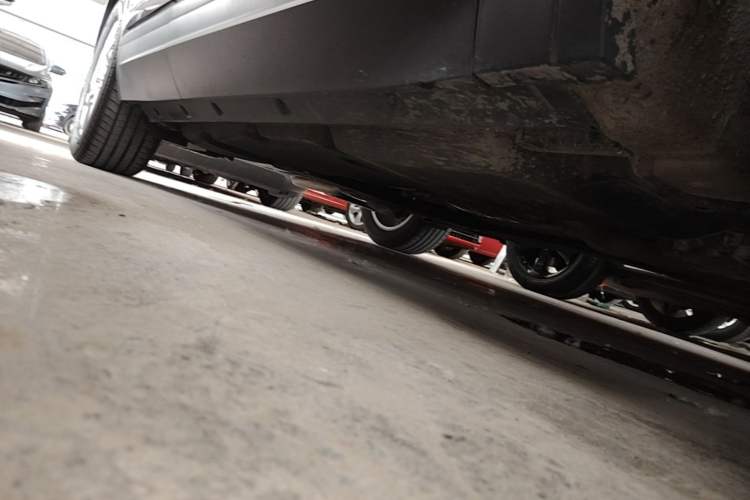 Used Volkswagen Touareg 2021 2.0 TSI Flagship Special Edition Right Side Sill