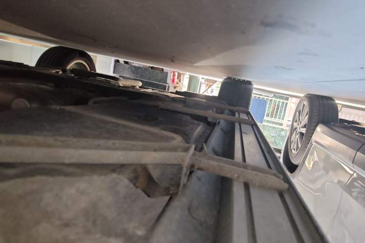 Used Volkswagen Touareg 2021 2.0 TSI Flagship Special Edition Right Side Sill