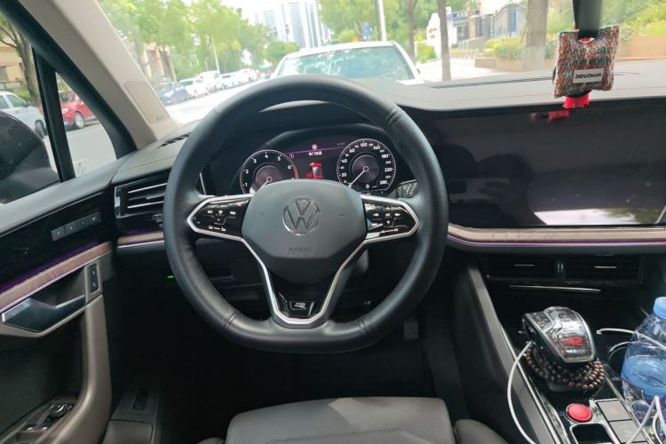 Used Volkswagen Touareg 2021 3.0 TSI Prestige Edition Classic Sport Package Steering Wheel