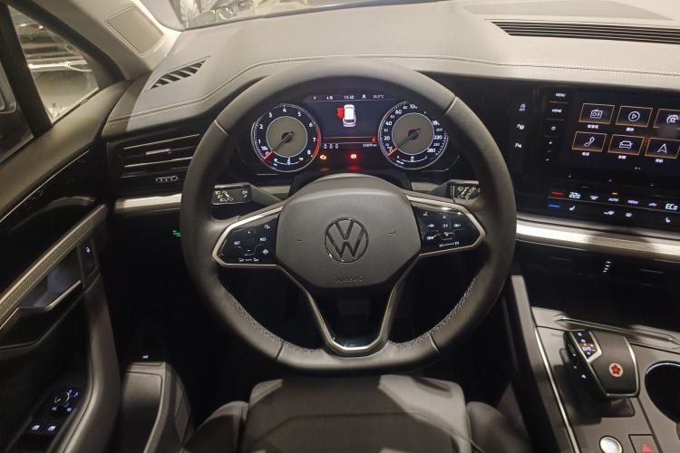 Used Volkswagen Touareg 2021 2.0 TSI Flagship Special Edition Steering Wheel