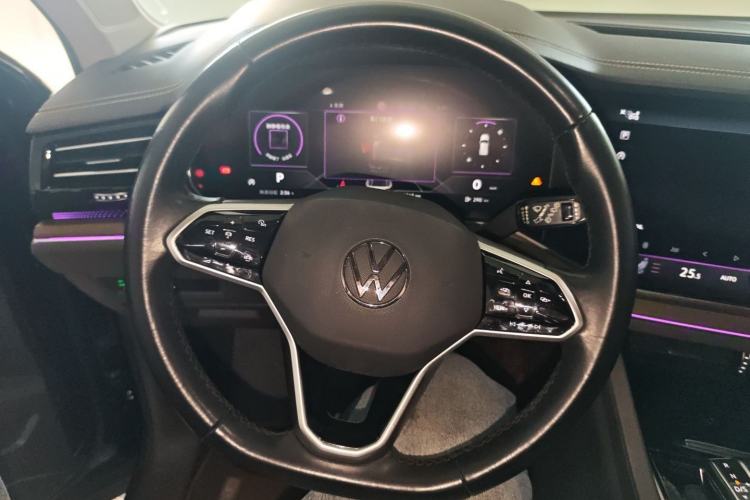 Used Volkswagen Touareg 2021 3.0 TSI Prestige Edition Classic Sport Package Steering Wheel