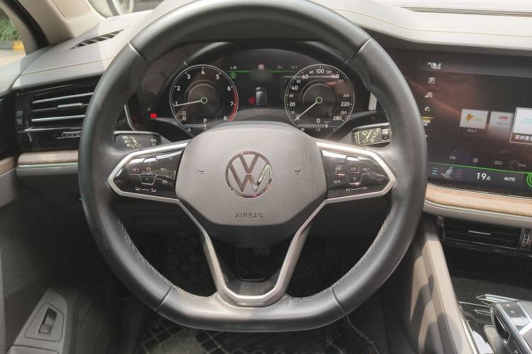 Used Volkswagen Touareg 2021 3.0 TSI Prestige Edition Classic Sport Package Steering Wheel