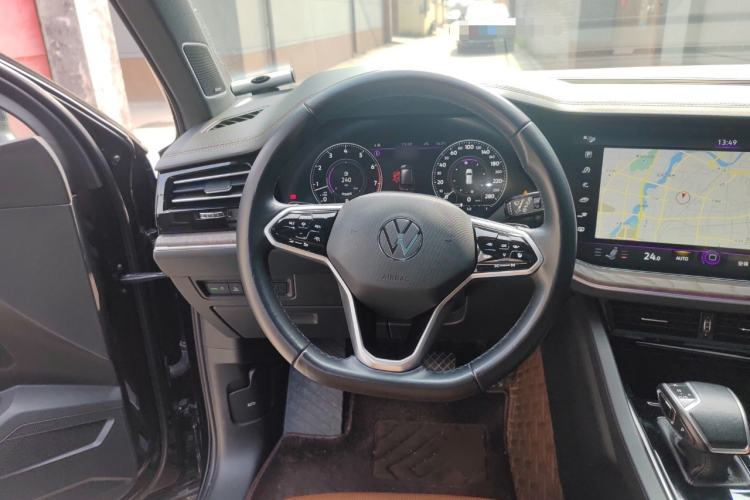 Used Volkswagen Touareg 2021 3.0 TSI Prestige Edition Steering Wheel