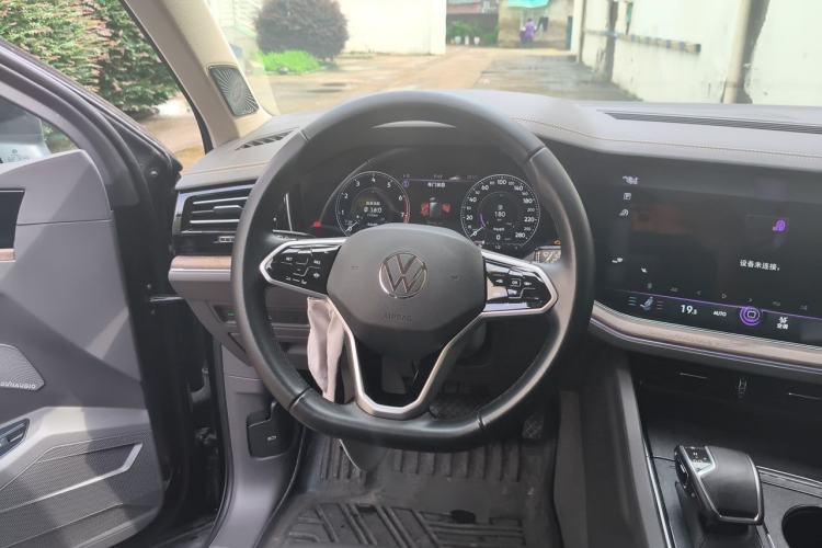 Used Volkswagen Touareg 2021 2.0 TSI Ruiyi Edition Steering Wheel