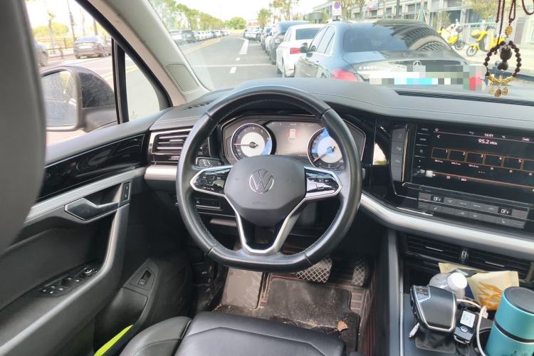 Used Volkswagen Touareg 2021 2.0 TSI Flagship Special Edition Steering Wheel