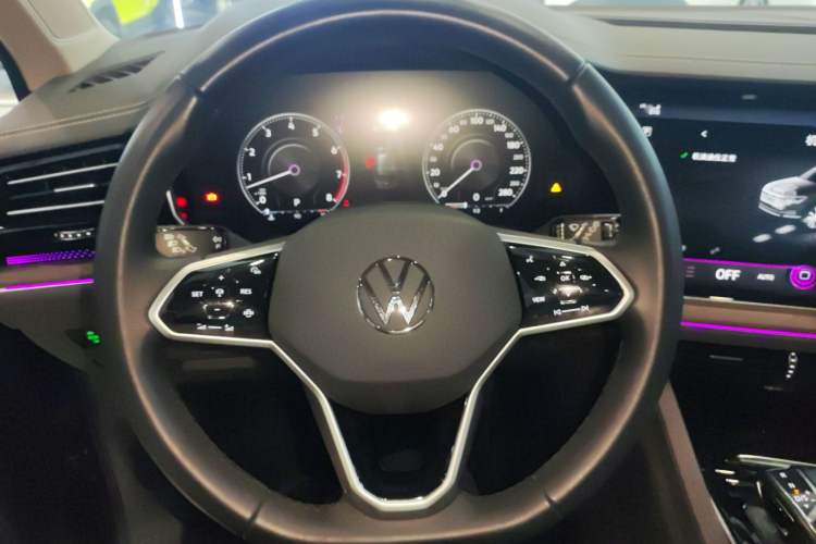Used Volkswagen Touareg 2021 3.0 TSI Prestige Edition Classic Sport Package Steering Wheel