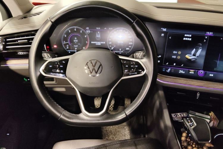 Used Volkswagen Touareg 2021 2.0 TSI RuiShang Edition Steering Wheel