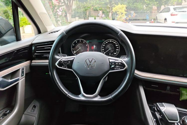 Used Volkswagen Touareg 2021 2.0 TSI RuiShang Edition Steering Wheel