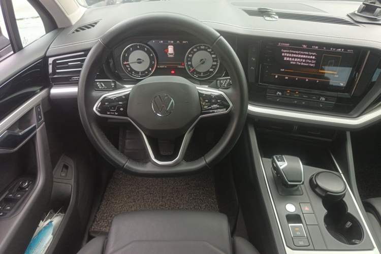 Used Volkswagen Touareg 2021 2.0 TSI Flagship Special Edition Steering Wheel