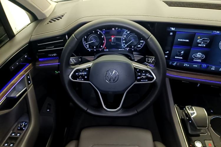 Used Volkswagen Touareg 2021 3.0 TSI Prestige Edition Classic Sport Package Steering Wheel