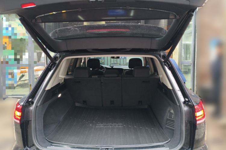 Used Volkswagen Touareg 2021 2.0 TSI RuiShang Edition Trunk