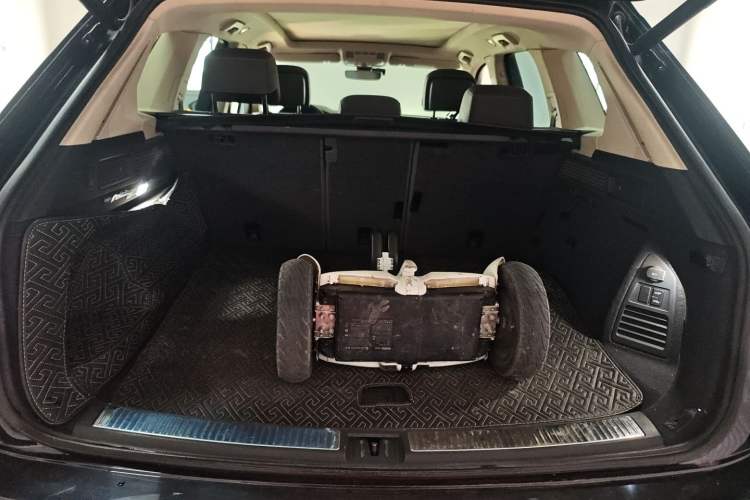 Used Volkswagen Touareg 2021 3.0 TSI Prestige Edition Classic Sport Package Trunk