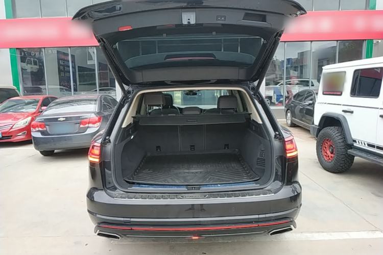 Used Volkswagen Touareg 2021 2.0 TSI RuiShang Edition Trunk