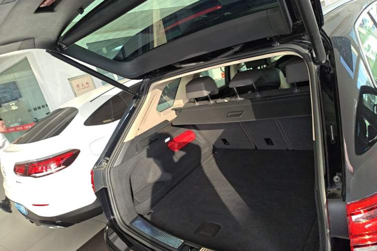 Used Volkswagen Touareg 2021 2.0 TSI RuiShang Edition Trunk
