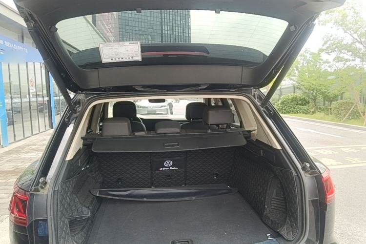 Used Volkswagen Touareg 2021 3.0 TSI Prestige Edition Classic Sport Package Trunk