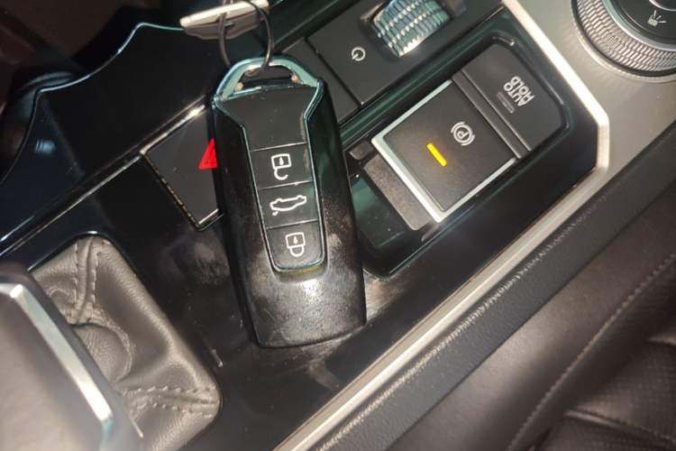 Used Volkswagen Touareg 2021 3.0 TSI Luxury Edition Black Diamond Sport Package Vehicle Key
