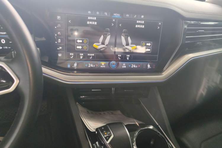 Used Volkswagen Touareg 2021 2.0 TSI RuiShang Edition Audio And AC Panel