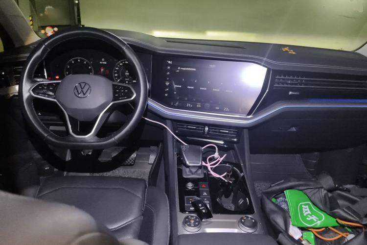 Used Volkswagen Touareg 2021 3.0 TSI Prestige Edition Classic Sport Package Center Console