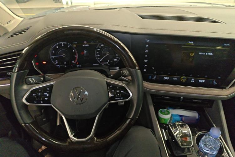 Used Volkswagen Touareg 2021 3.0 TSI Prestige Edition Classic Sport Package Center Console