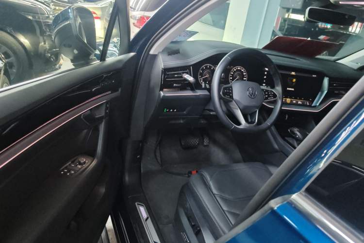 Used Volkswagen Touareg 2021 3.0 TSI Prestige Edition Classic Sport Package Driver Seat